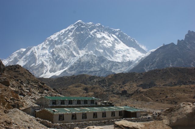 lobuezadajnuptse7861m.jpg